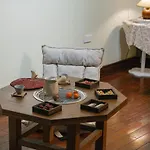 Pentstudio With Garden