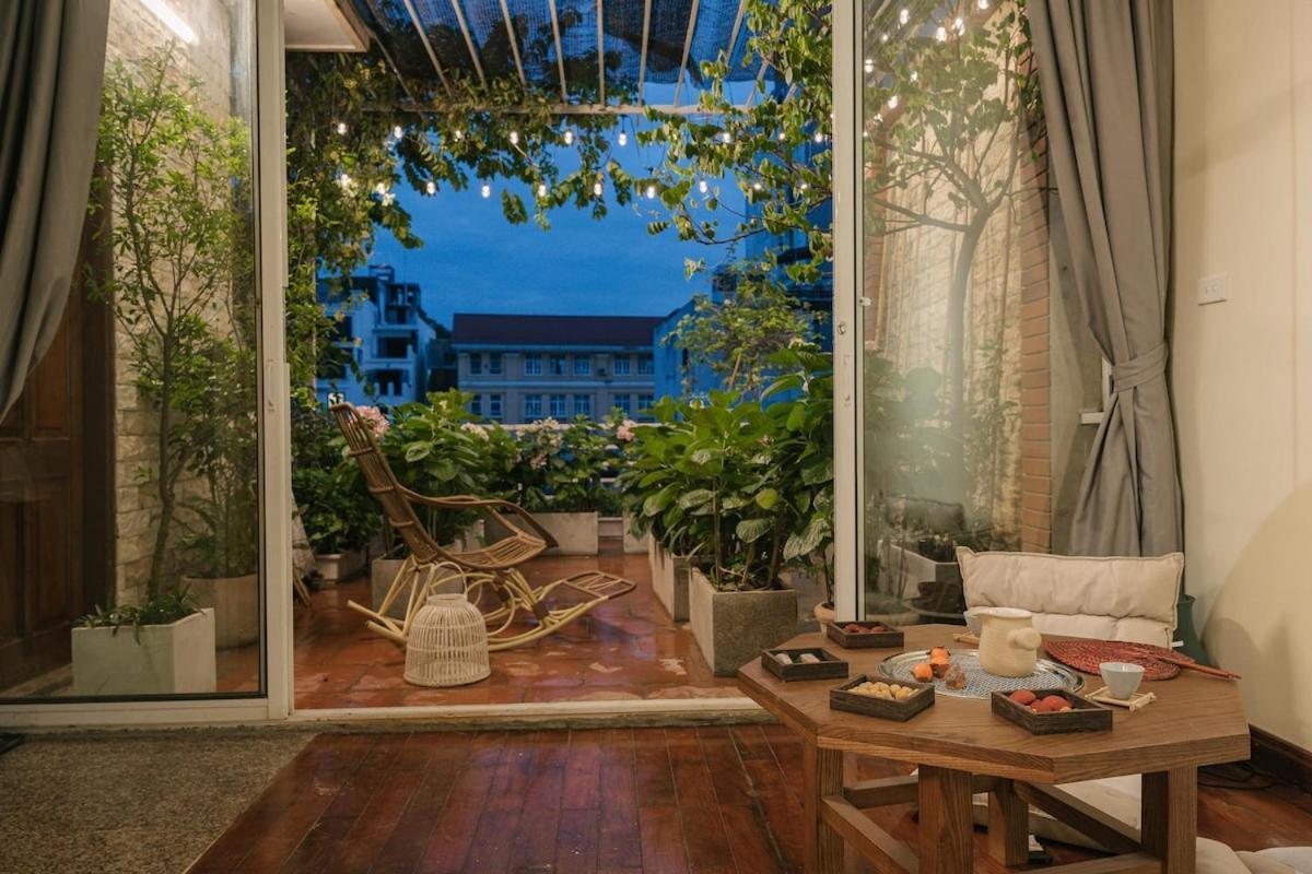 Pentstudio With Garden